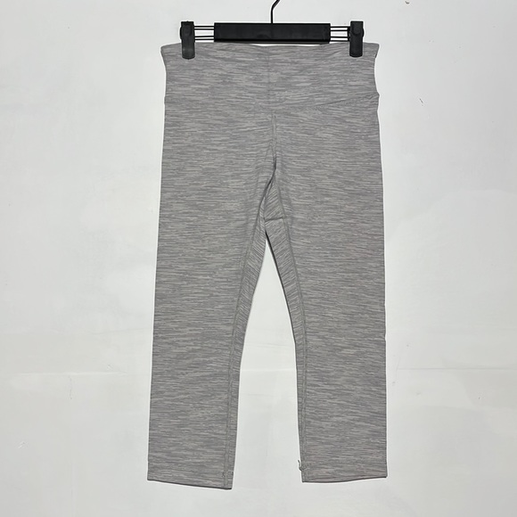lululemon athletica Pants - Lululemon Heathered Grey Cropped Leggings Size 6